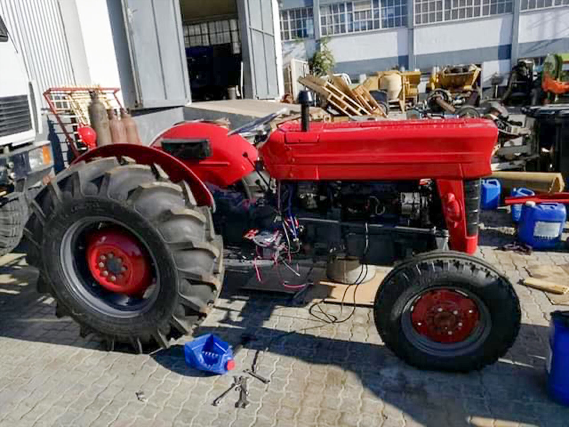 tractor-repairs-01057963f97f78e899cce9a784c26d107cf30ce5d3.jpg