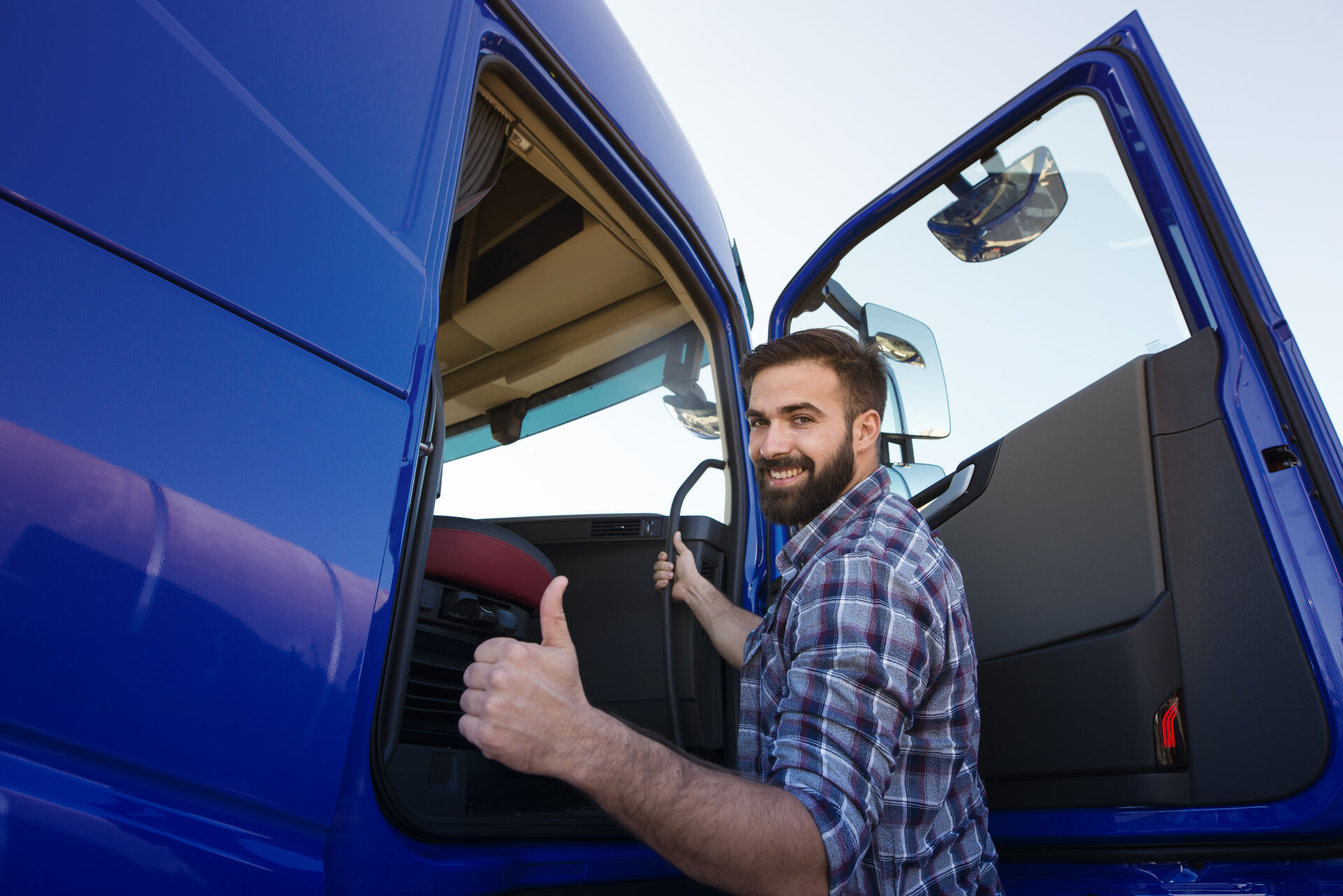 happy-truck-driver.jpg